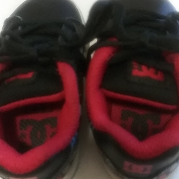 DC Boys Comics Sneakers Size 5 - Picture 4 of 9